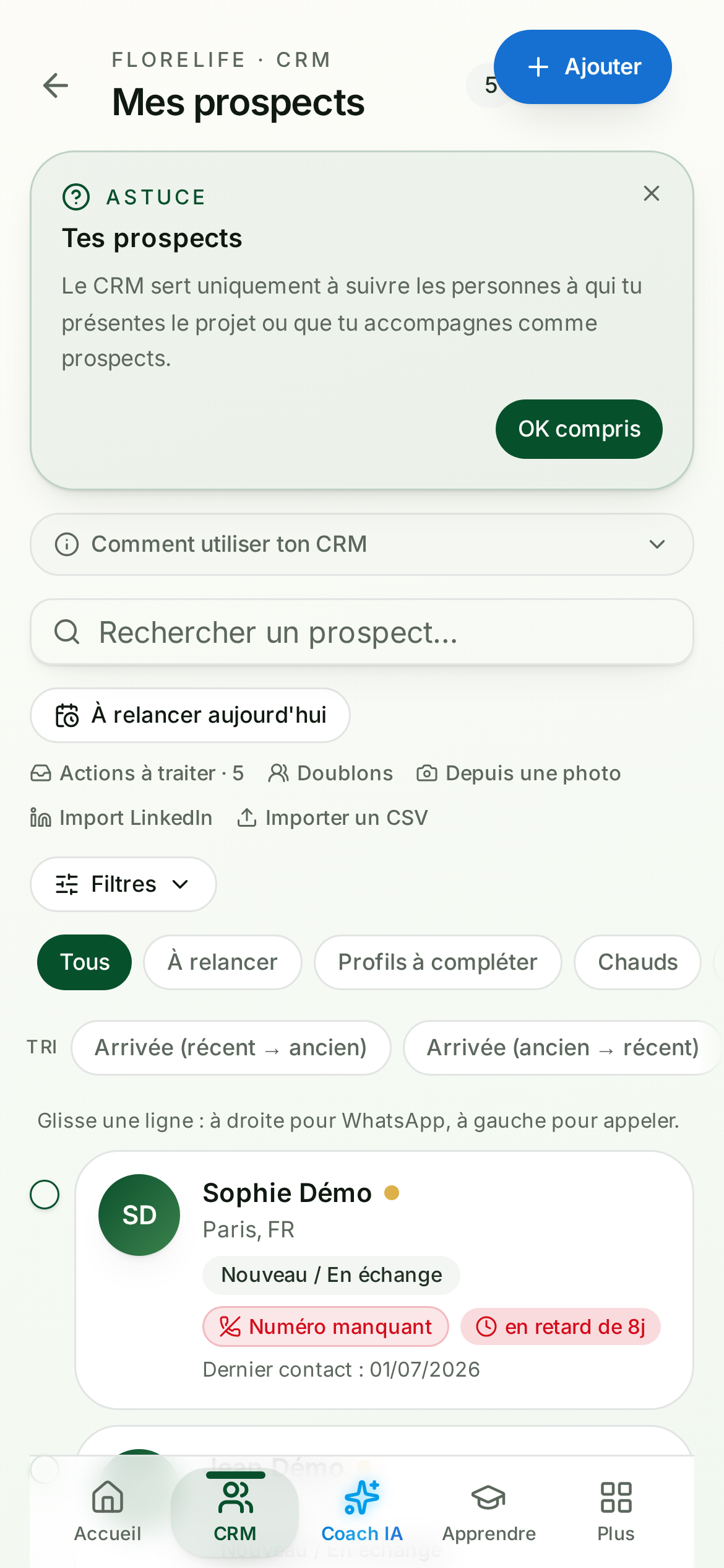 Liste des contacts avec statuts